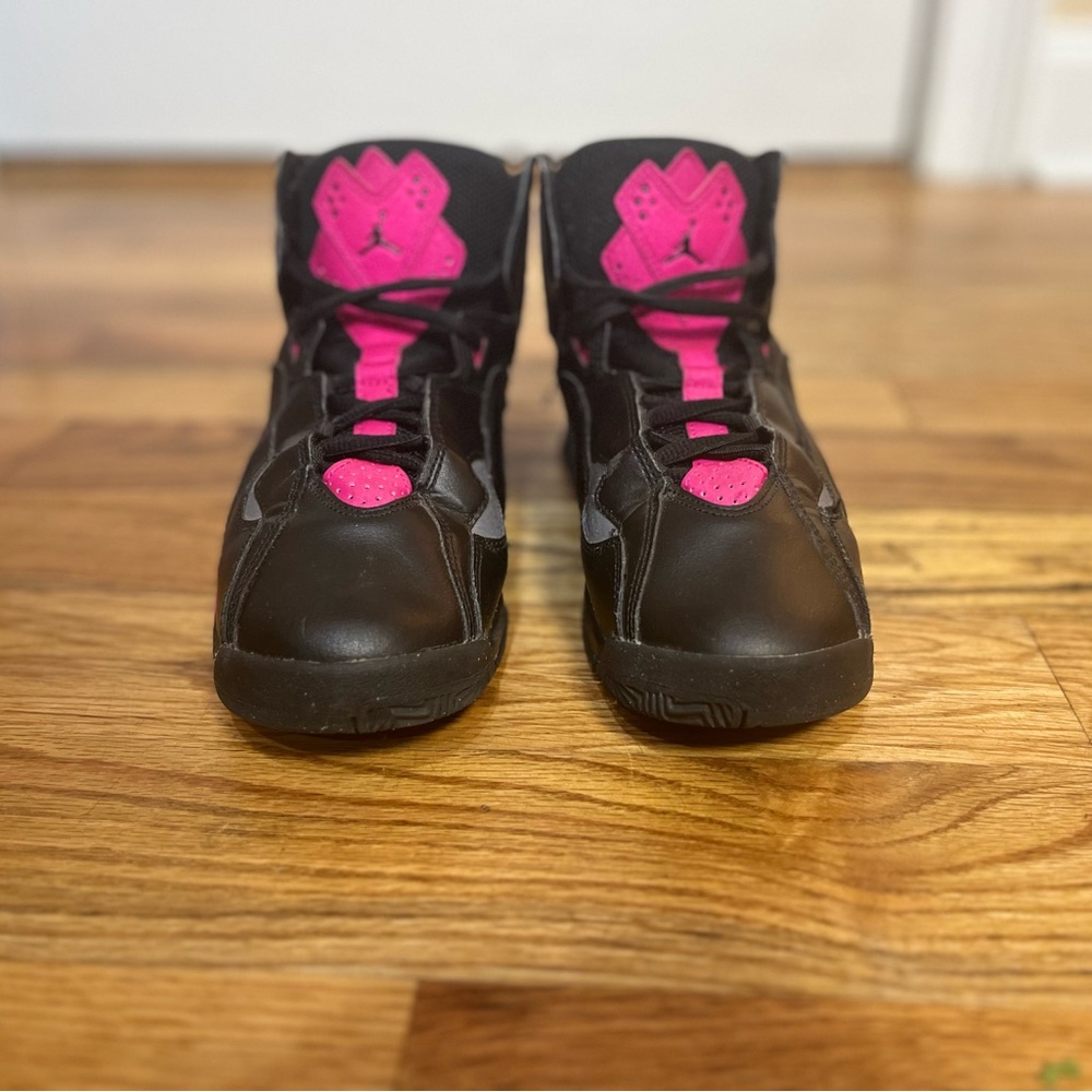 Jordan 7 Retro. Black Hyper Pink, Size 7 Youth